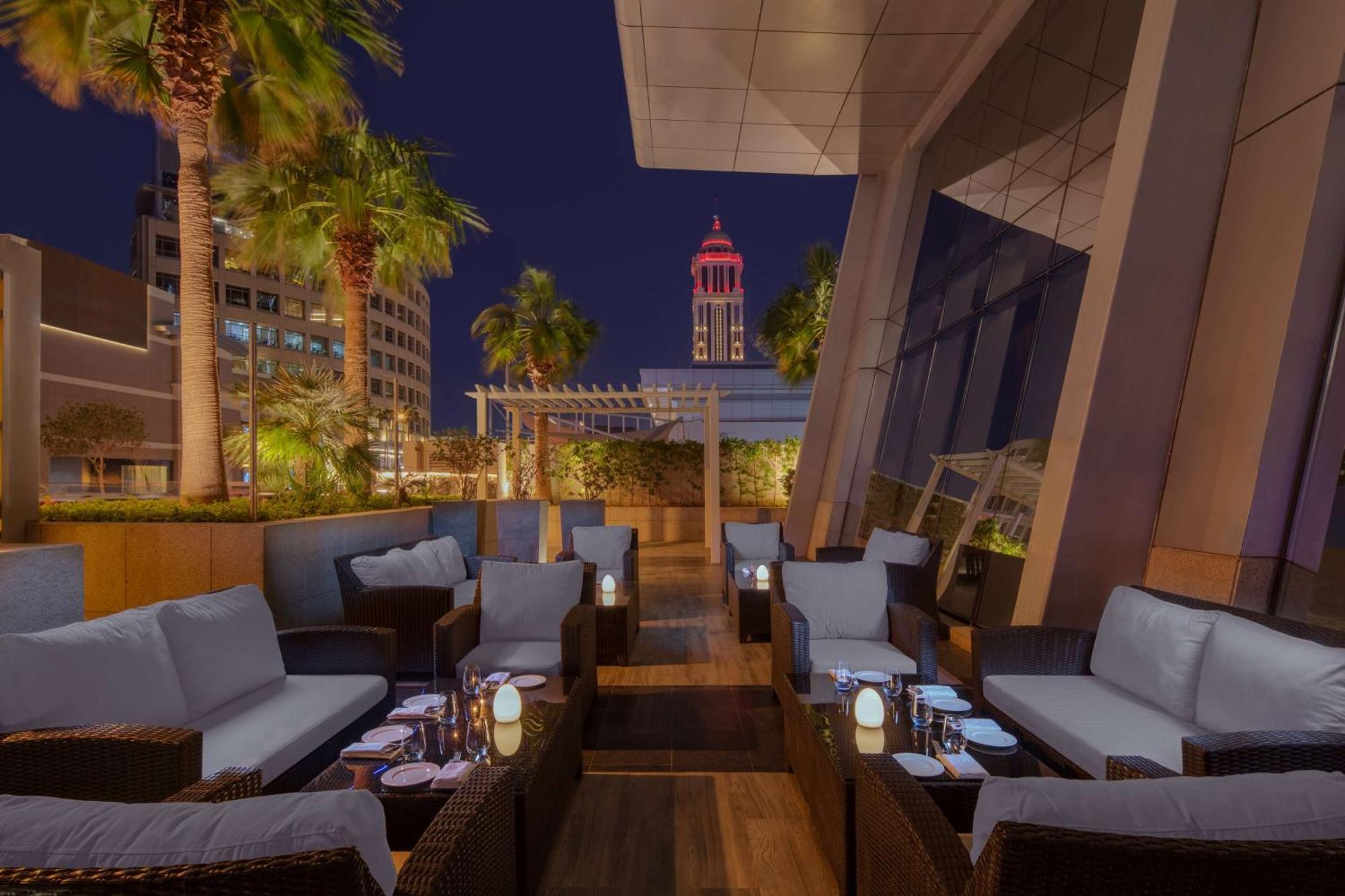 Hyatt Regency Riyadh Olaya Exterior foto The Terrace at the St. Regis