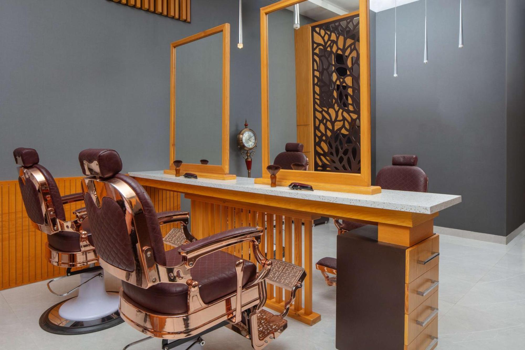 Hyatt Regency Riyadh Olaya Exterior foto A modern barbershop in the United States