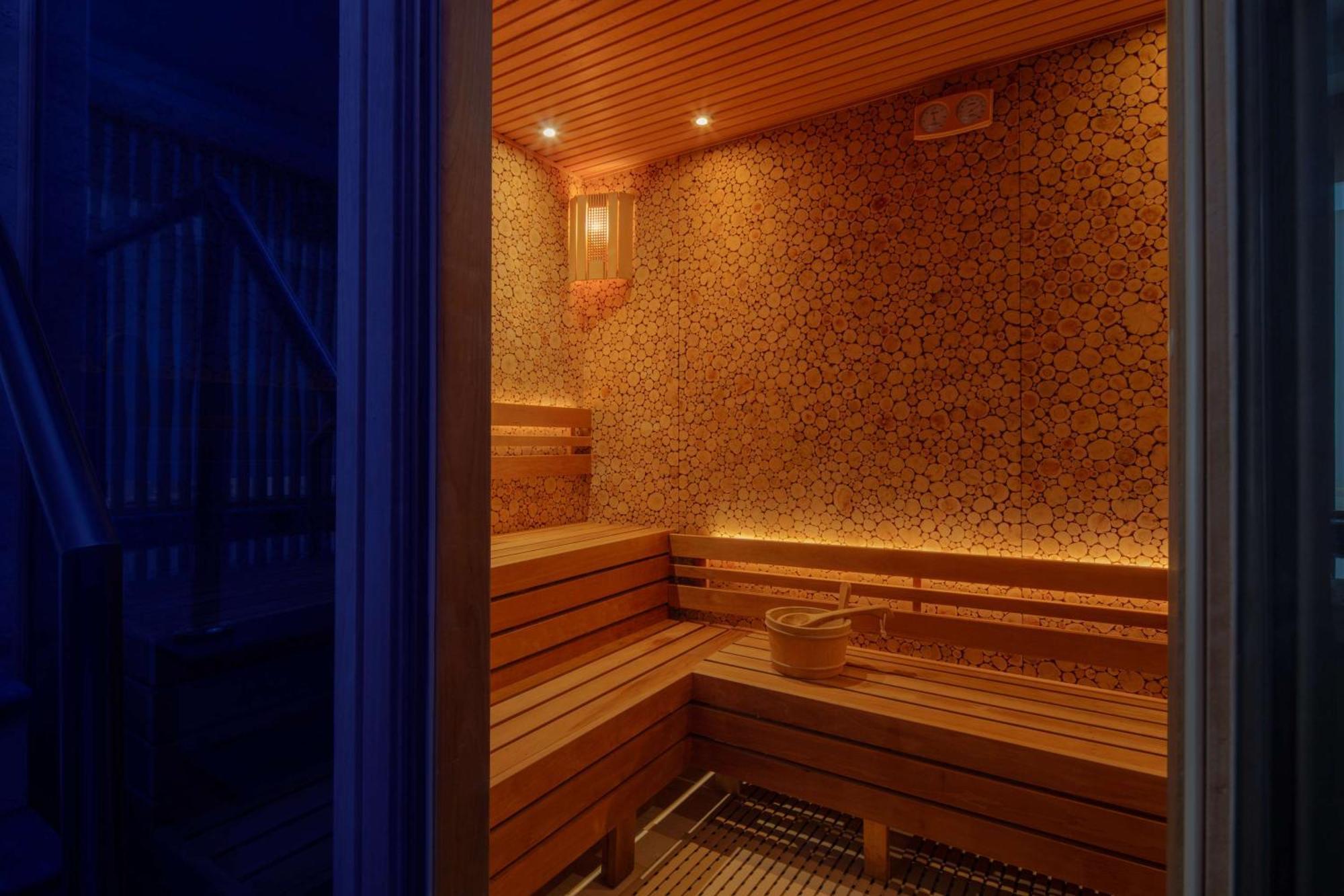Hyatt Regency Riyadh Olaya Exterior foto A modern Finnish sauna