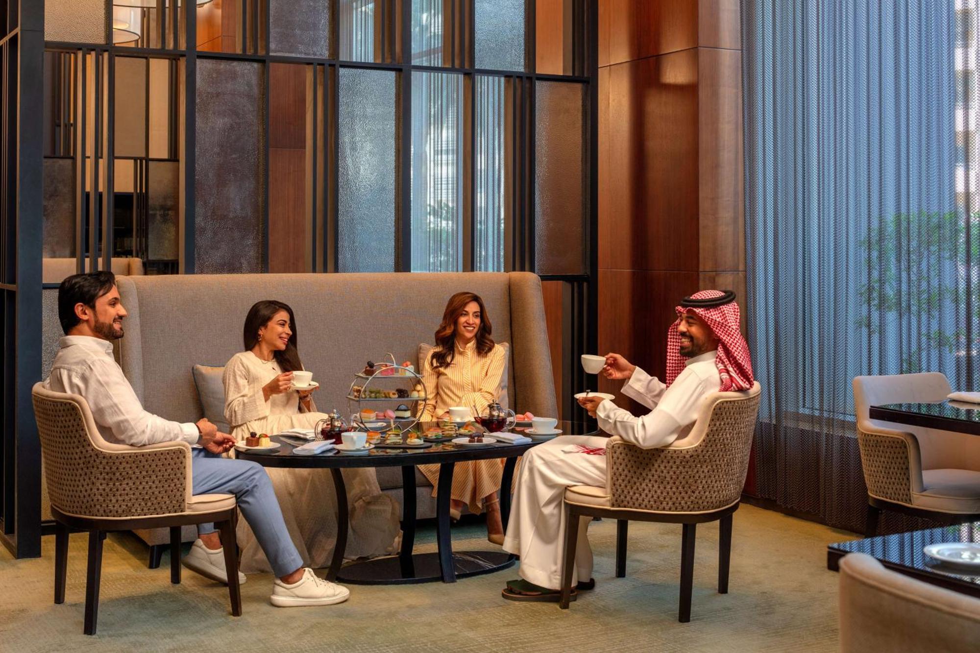 Hyatt Regency Riyadh Olaya Exterior foto The Lounge at the Ritz-Carlton, DIFC