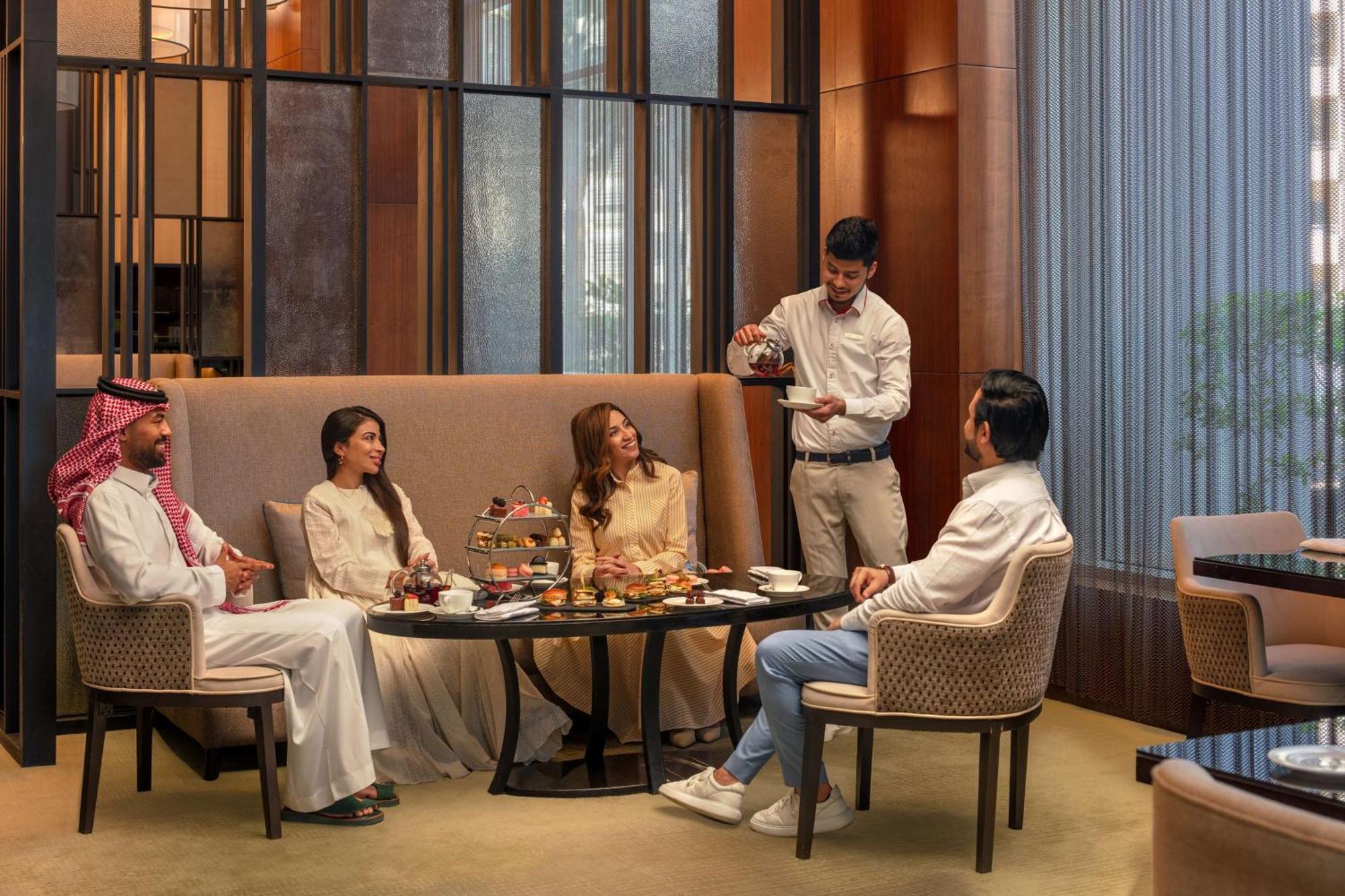 Hyatt Regency Riyadh Olaya Exterior foto The Lounge at the Ritz-Carlton, Riyadh