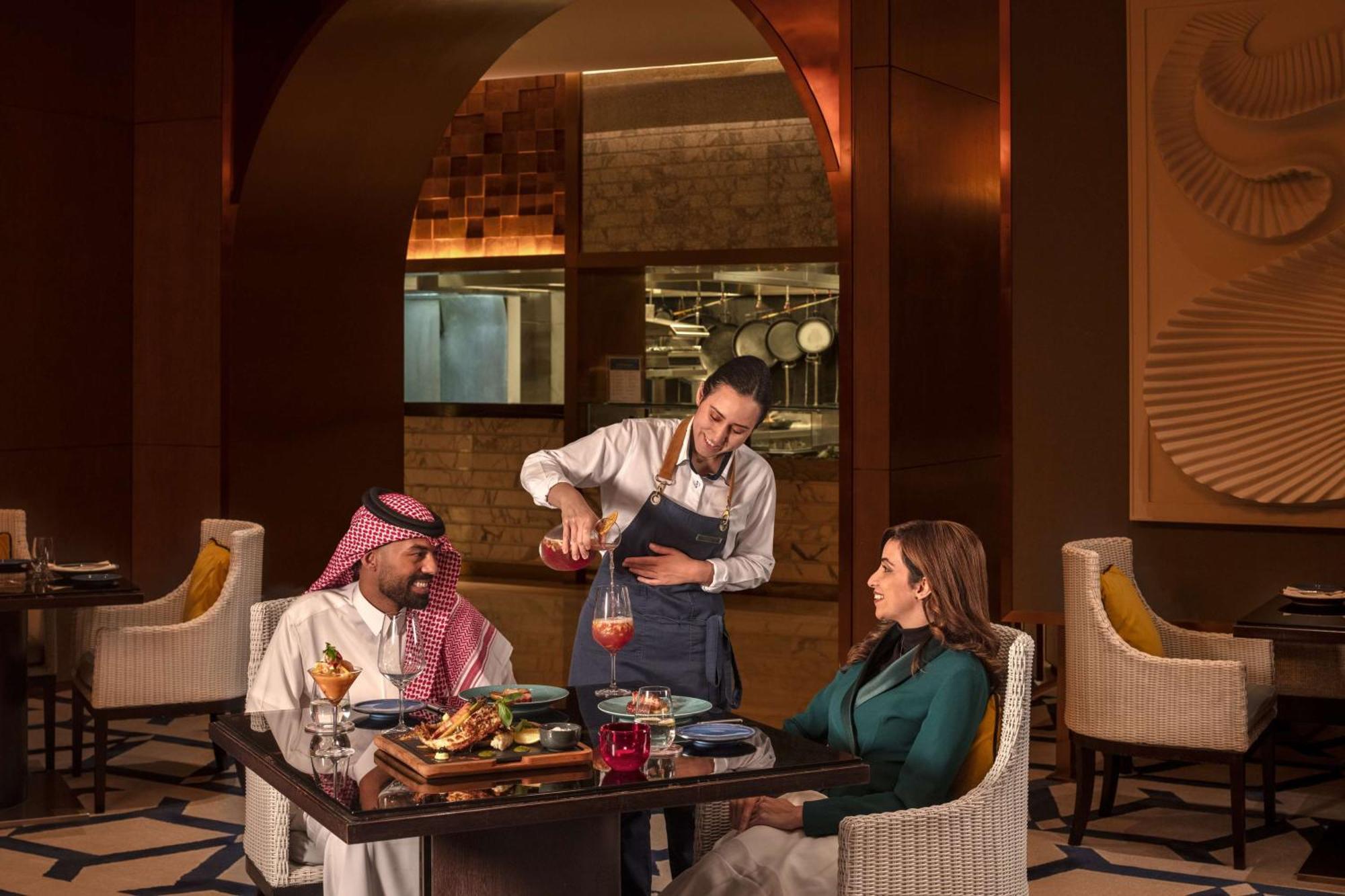 Hyatt Regency Riyadh Olaya Exterior foto A restaurant in Riyadh