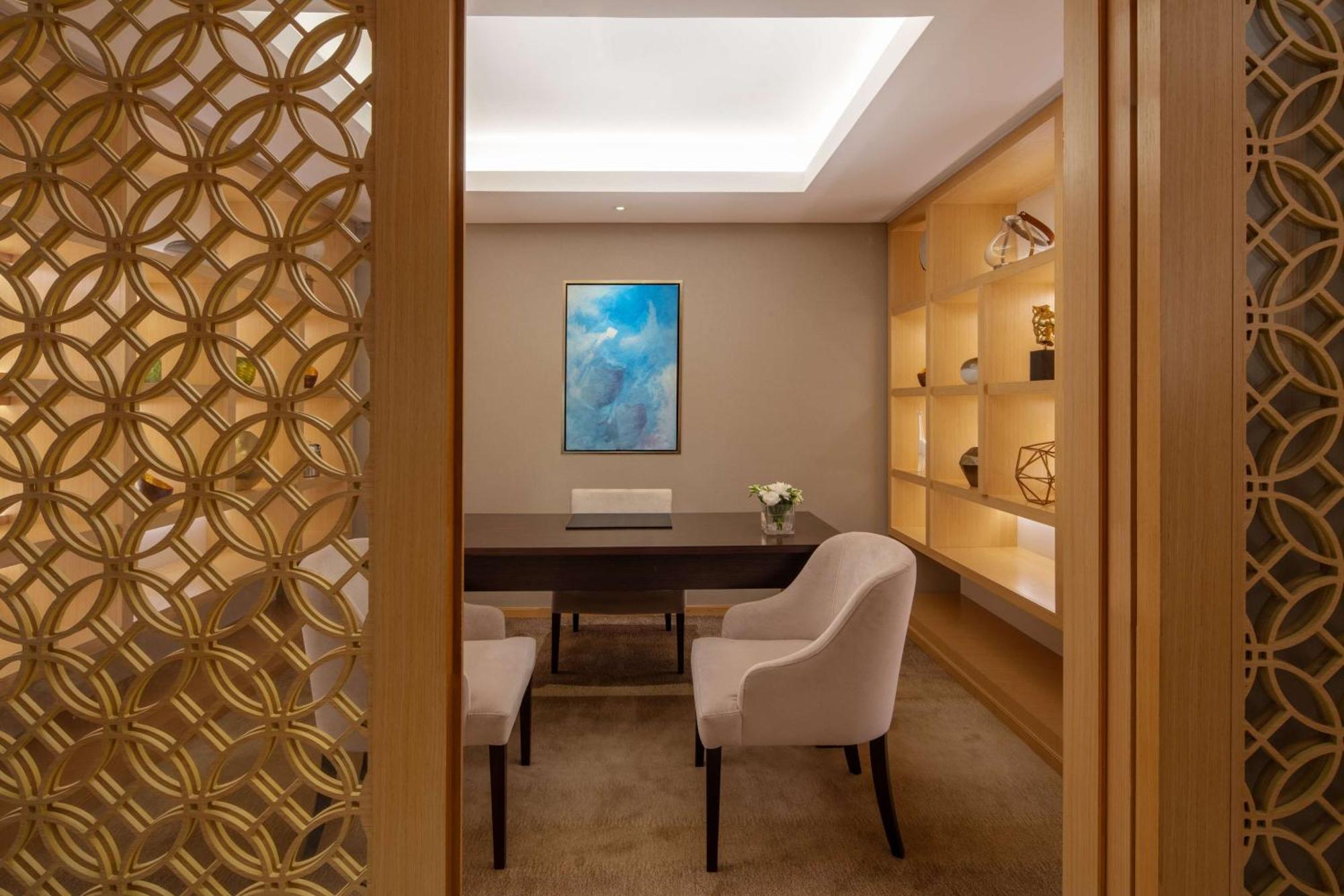 Hyatt Regency Riyadh Olaya Exterior foto The study
